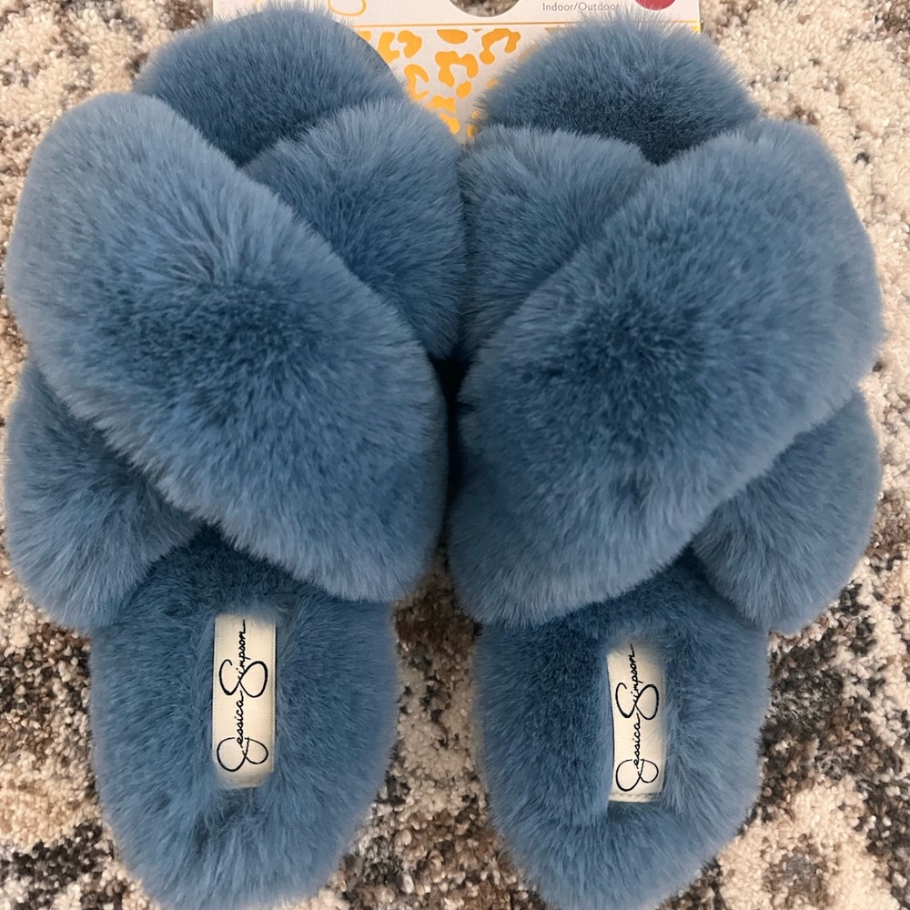 Slippers - Women’s 8/9
